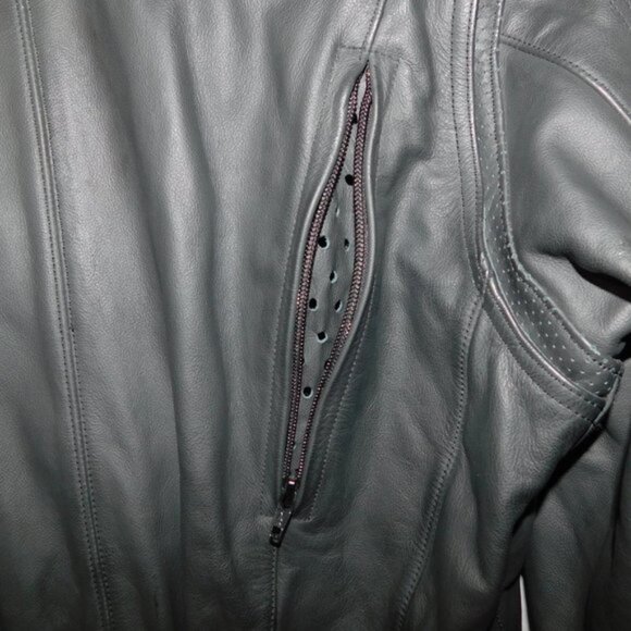 Triumph Motorcycles Womens L Black Leather Jacket **READ - Picture 15 of 16